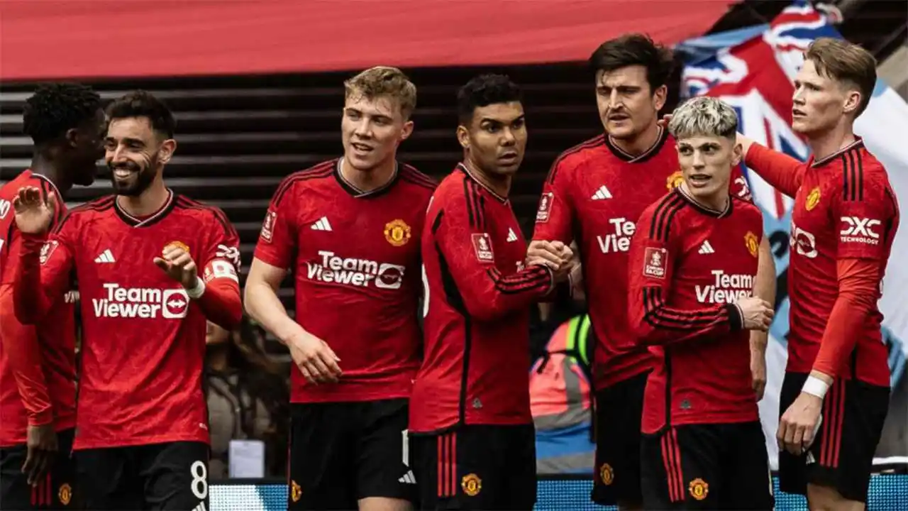 بيان الوداع.. مانشستر يونايتد ينهي مشوار نجمه ويحدد وجهته القادمة